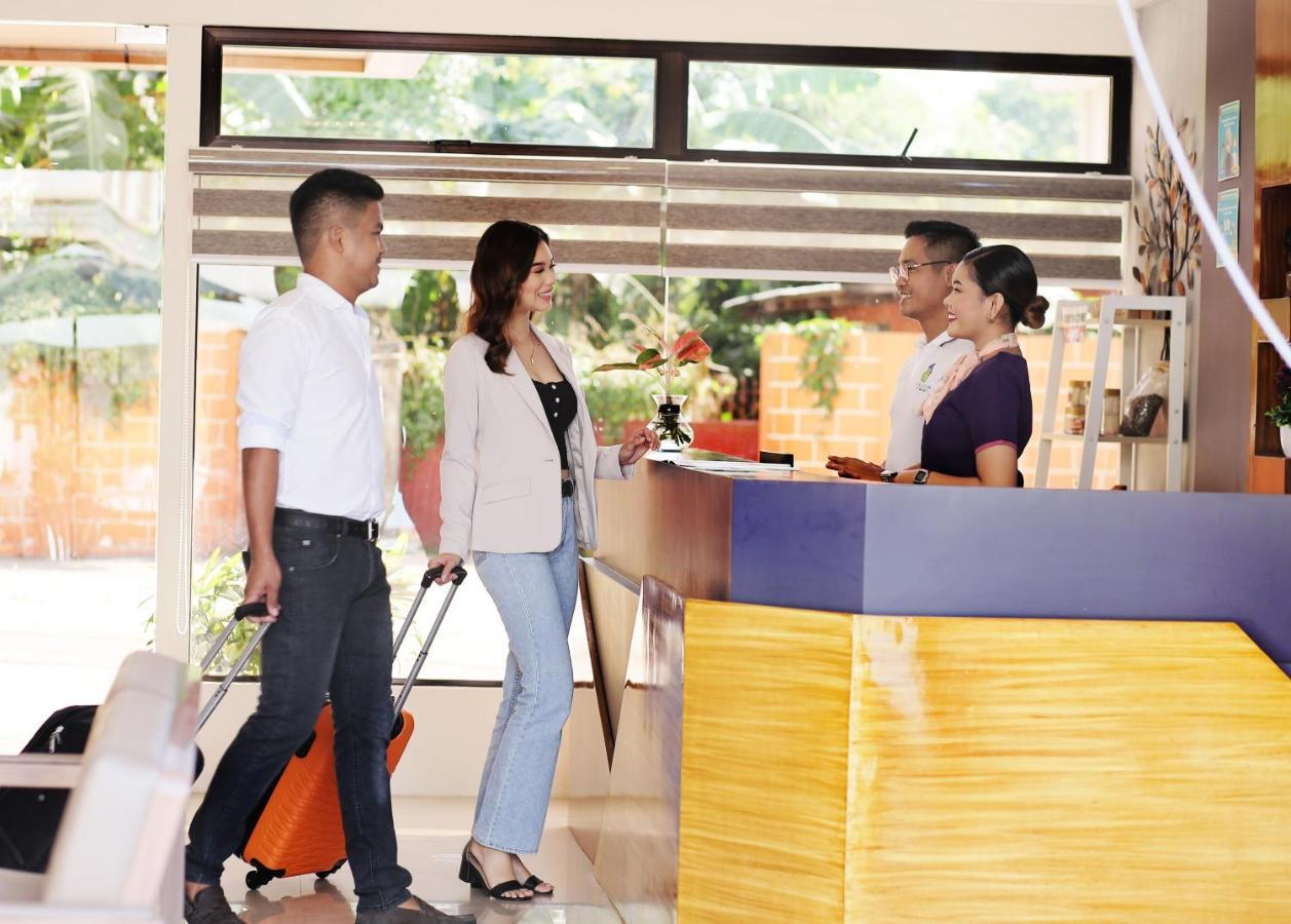 Aerostop Hotel & Restaurant Plaridel  Extérieur photo