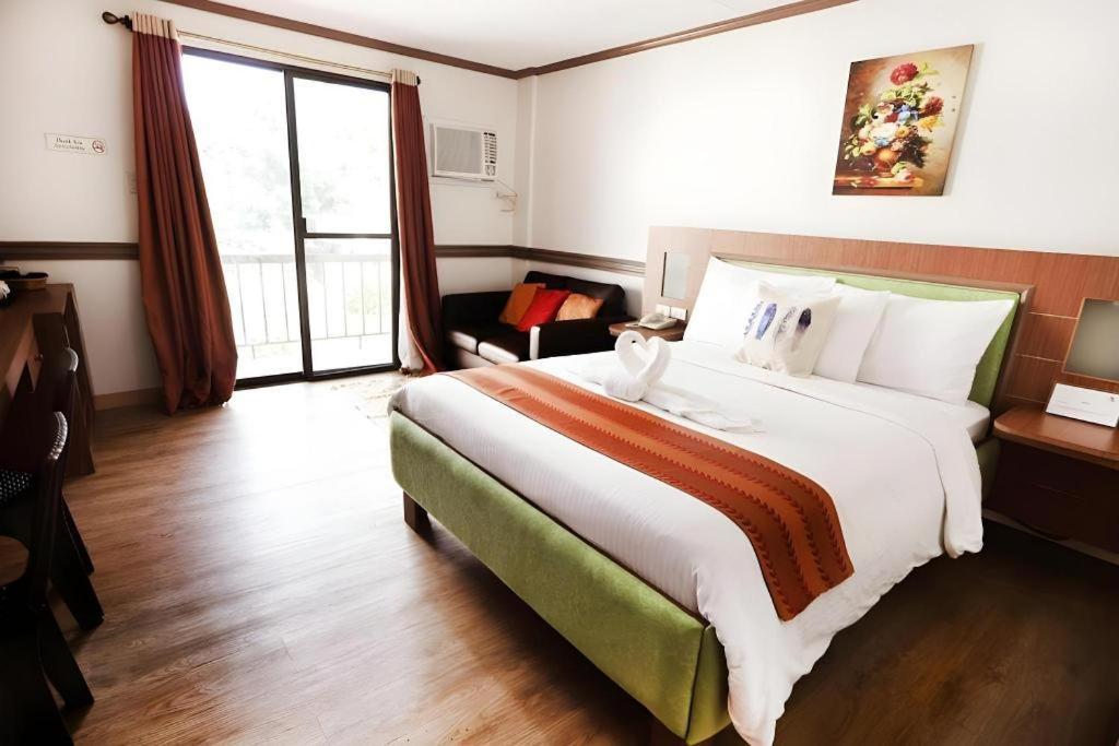 Aerostop Hotel & Restaurant Plaridel  Extérieur photo